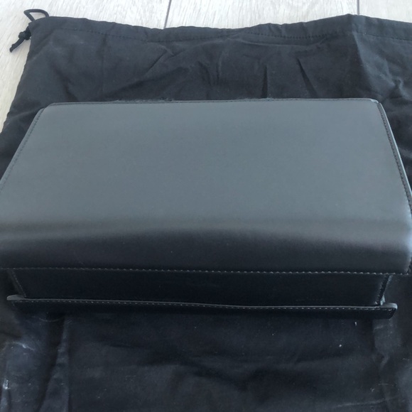 Kendall and Kylie - Picture 3 of 5